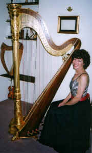 harpist.jpg (126438 bytes)